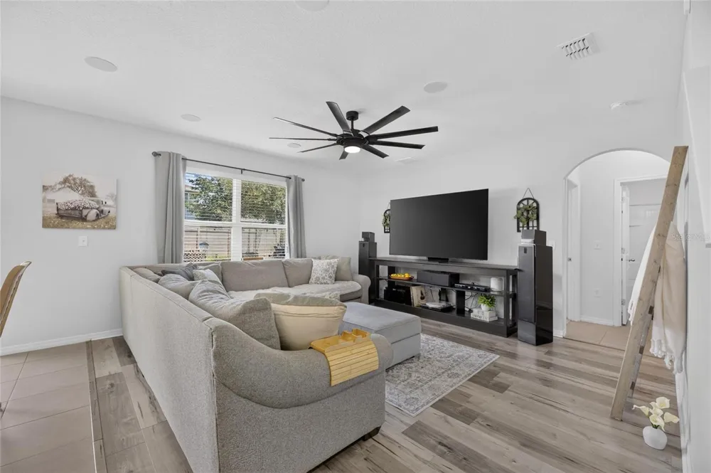 8115 HARWICH PORT LANE Gibsonton, FL 33534