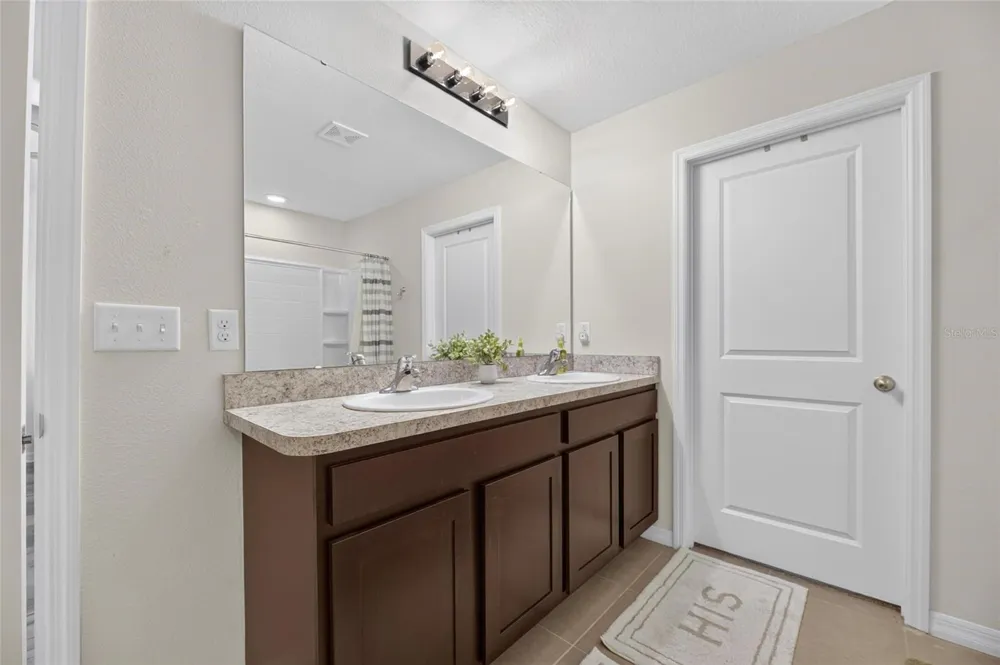 8115 HARWICH PORT LANE Gibsonton, FL 33534