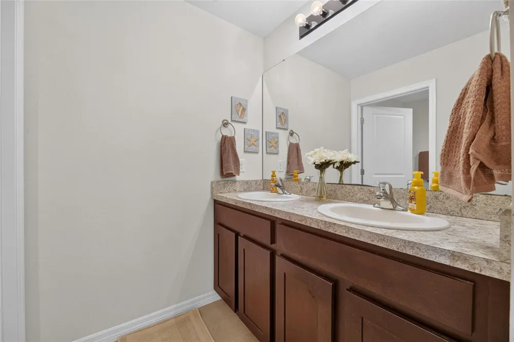 8115 HARWICH PORT LANE Gibsonton, FL 33534
