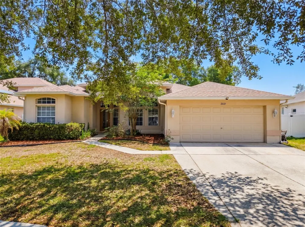 2021 RUTHERFORD DRIVE Dover, FL 33527
