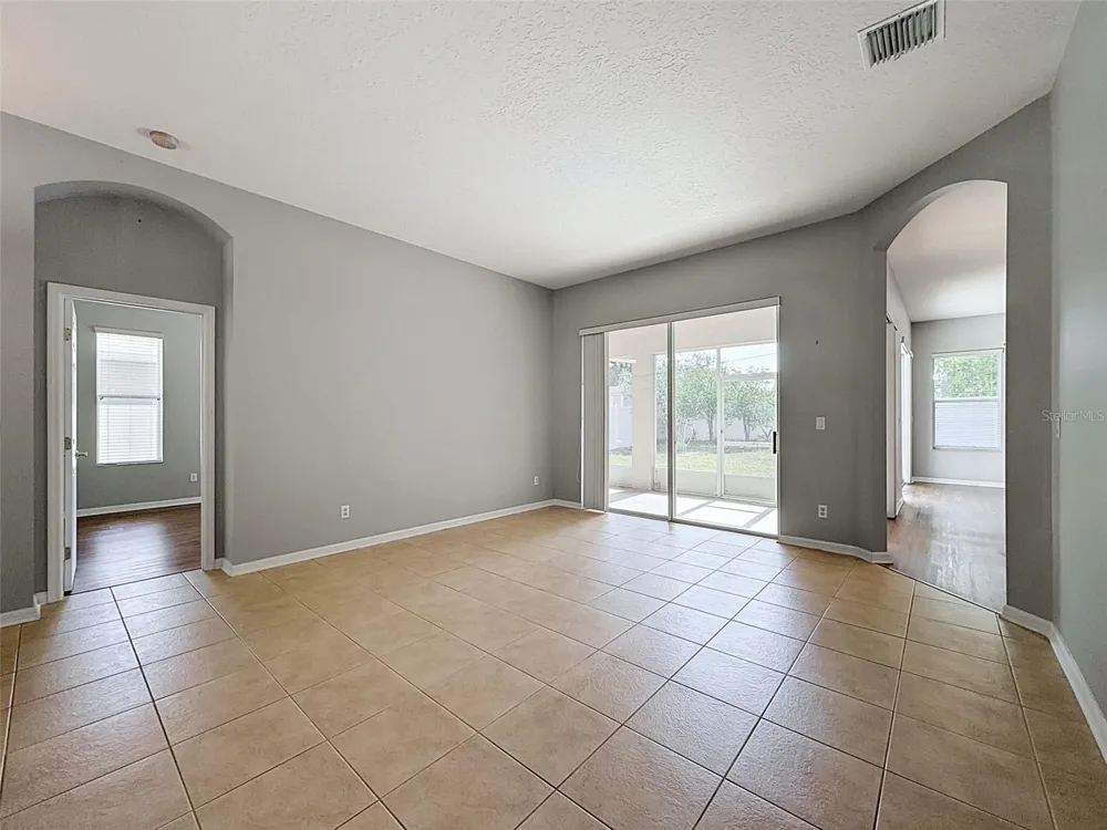 2021 RUTHERFORD DRIVE Dover, FL 33527