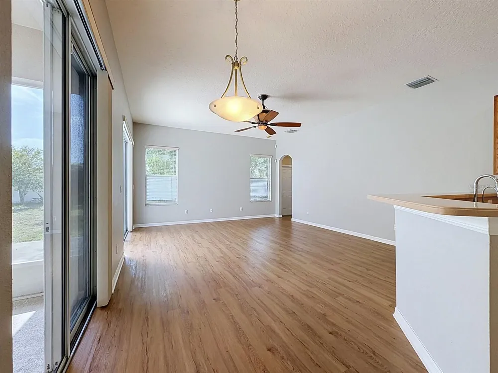 2021 RUTHERFORD DRIVE Dover, FL 33527