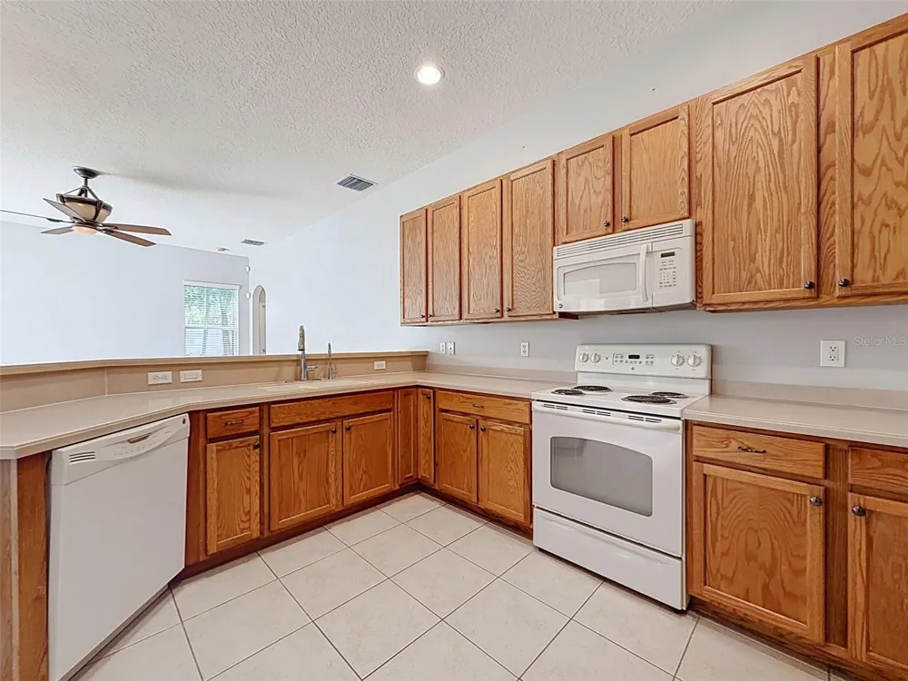 2021 RUTHERFORD DRIVE Dover, FL 33527