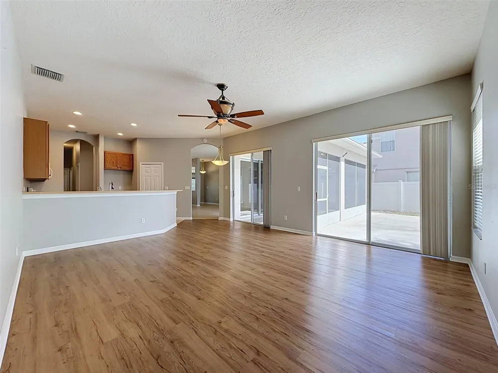 2021 RUTHERFORD DRIVE Dover, FL 33527