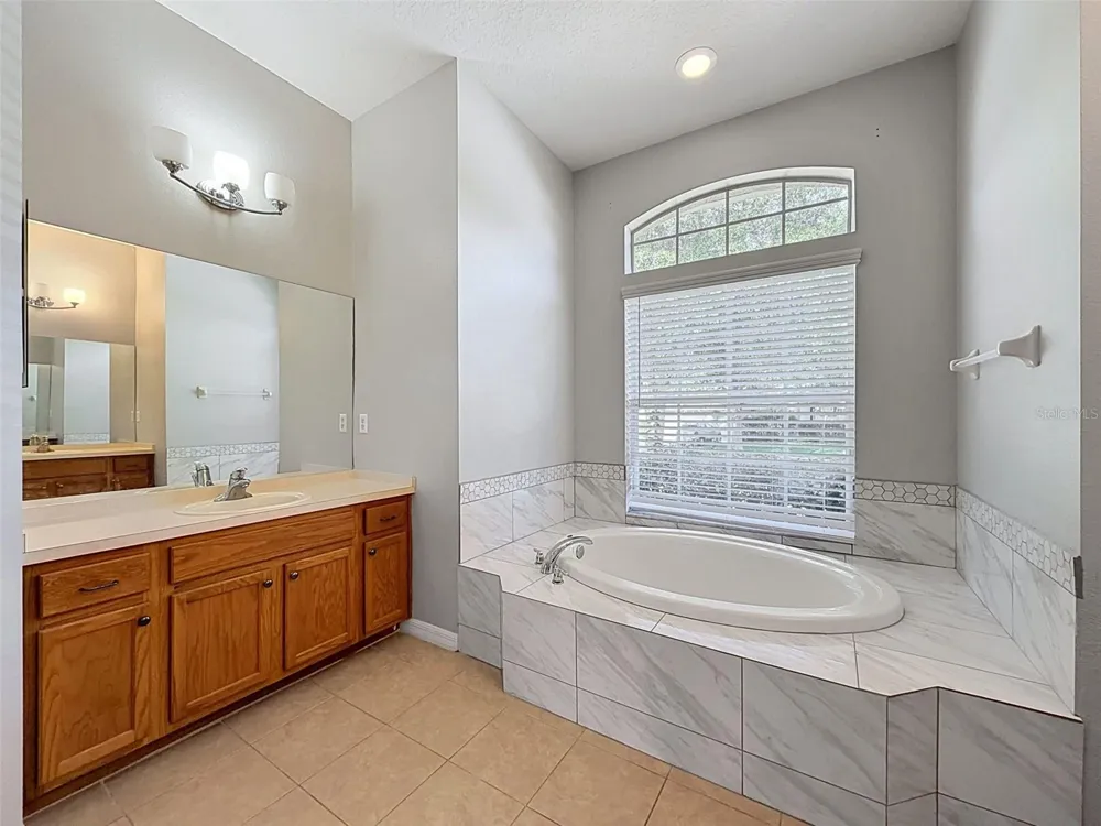 2021 RUTHERFORD DRIVE Dover, FL 33527
