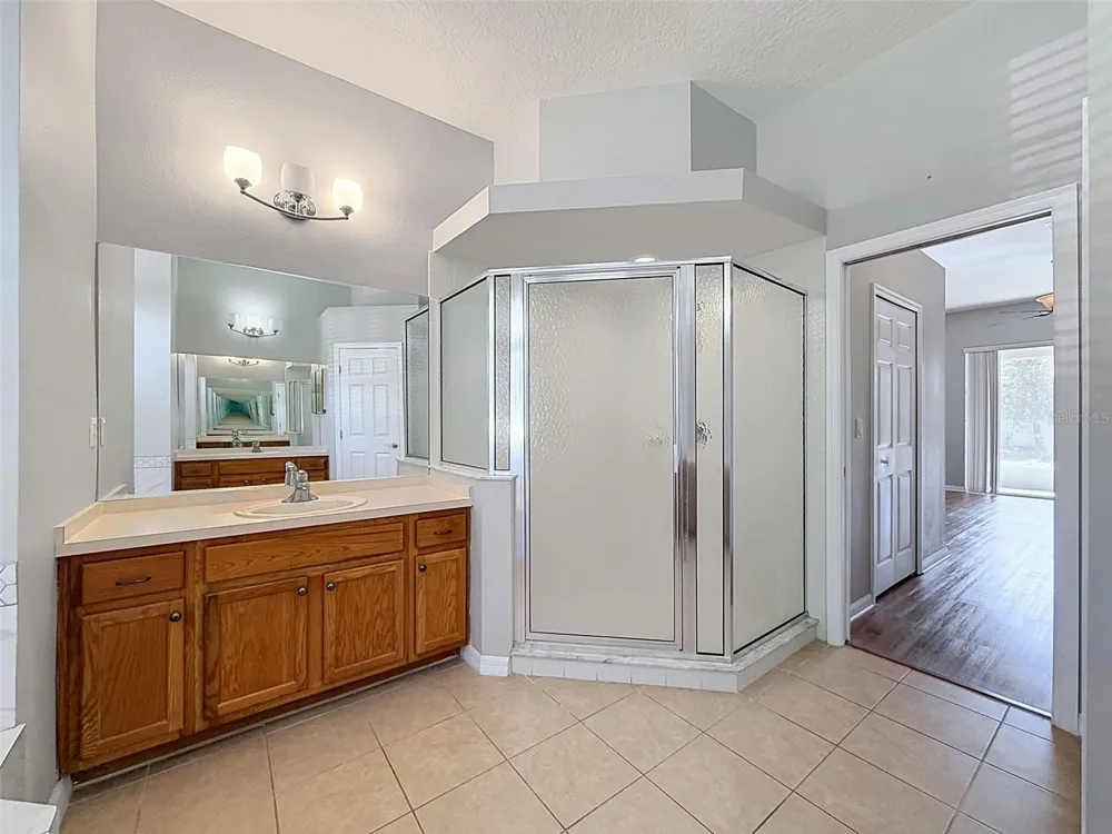 2021 RUTHERFORD DRIVE Dover, FL 33527