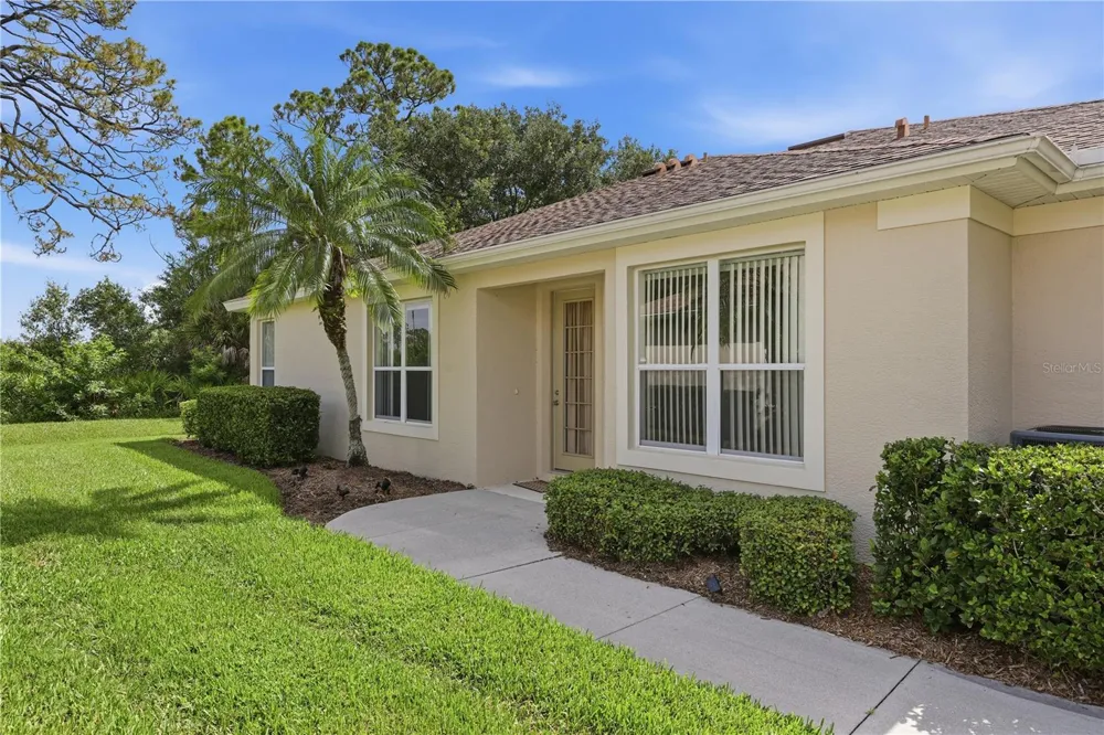 2462 MAGNOLIA CIRCLE North Port, FL 34289