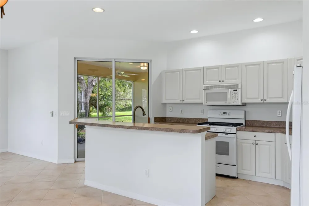 2462 MAGNOLIA CIRCLE North Port, FL 34289