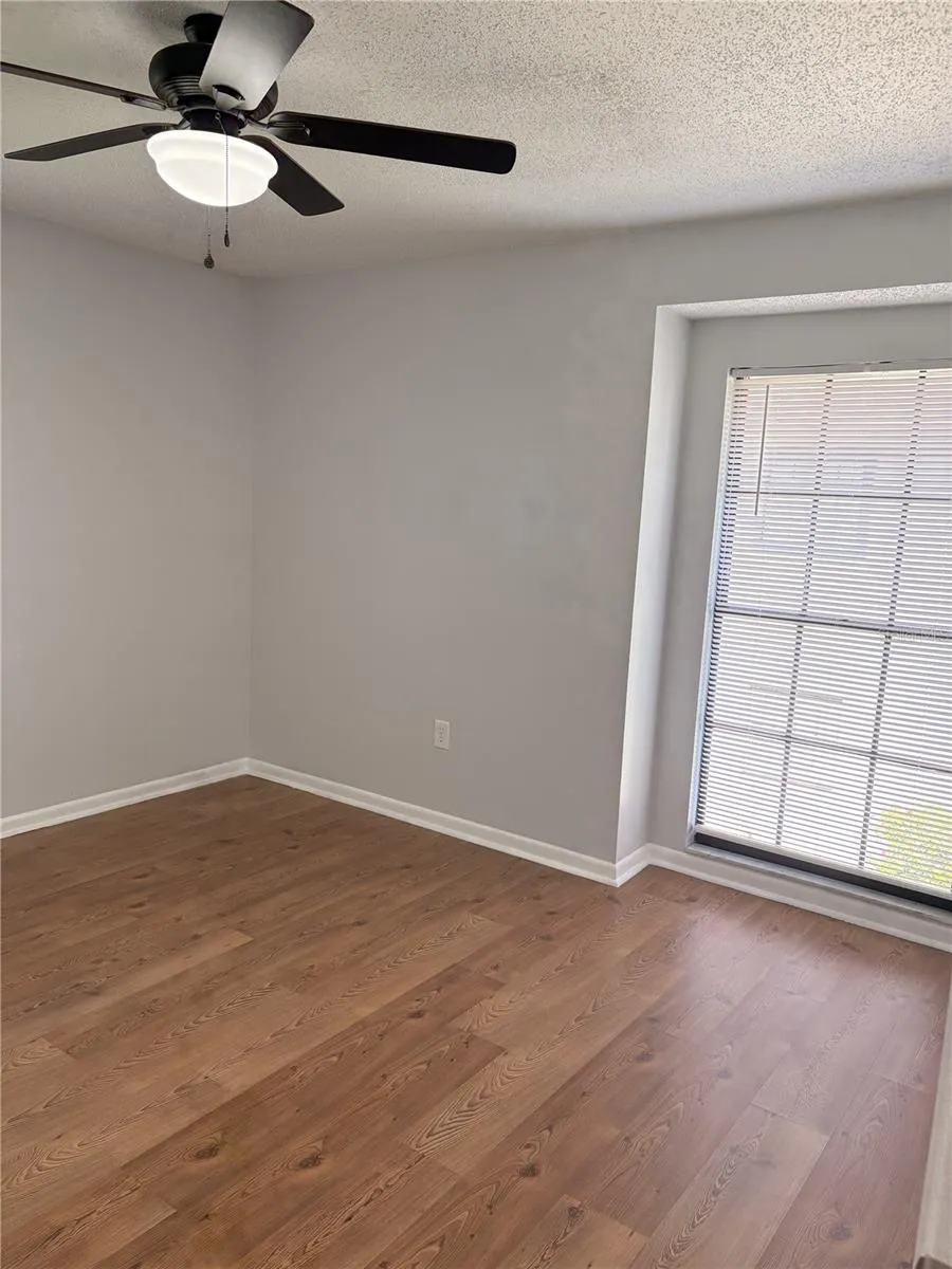 4015 ASHFORD GREEN PLACE #D202 Tampa, FL 33613