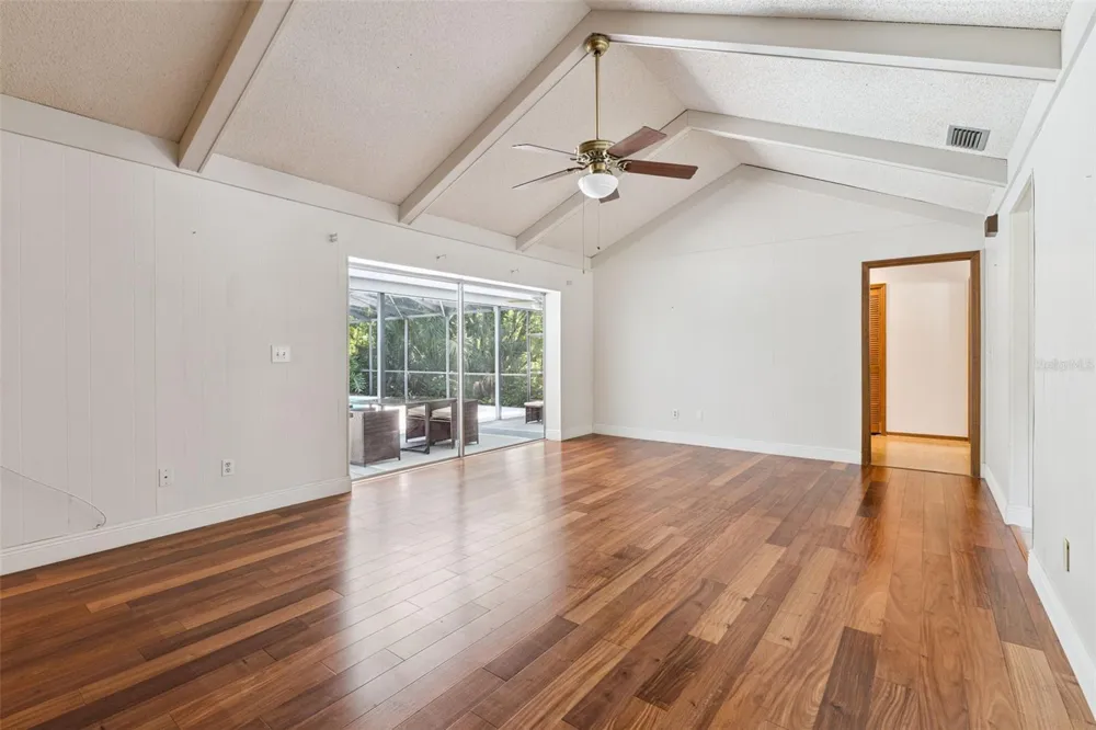 211 HICKORY DRIVE Longwood, FL 32779