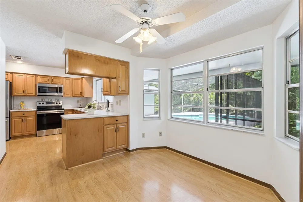 211 HICKORY DRIVE Longwood, FL 32779