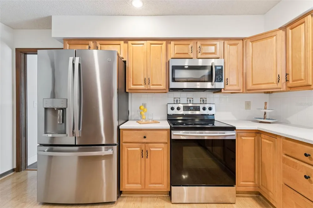 211 HICKORY DRIVE Longwood, FL 32779