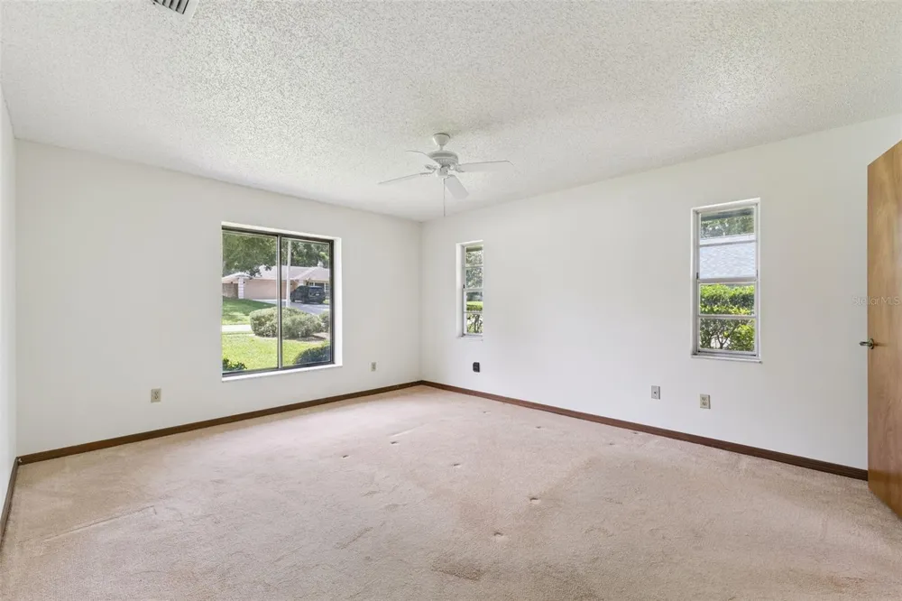 211 HICKORY DRIVE Longwood, FL 32779