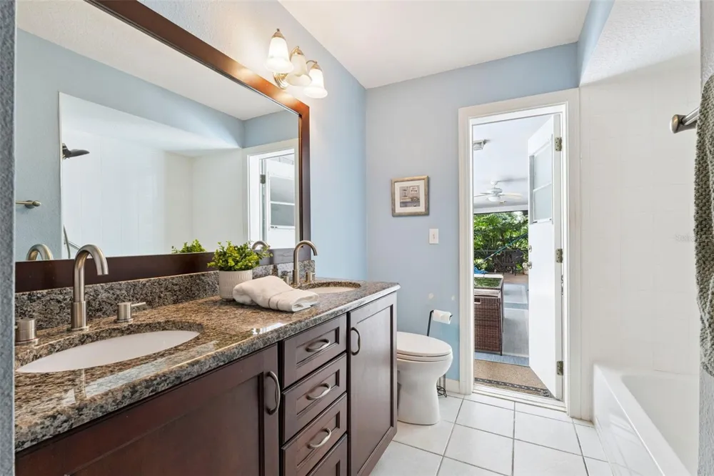 211 HICKORY DRIVE Longwood, FL 32779
