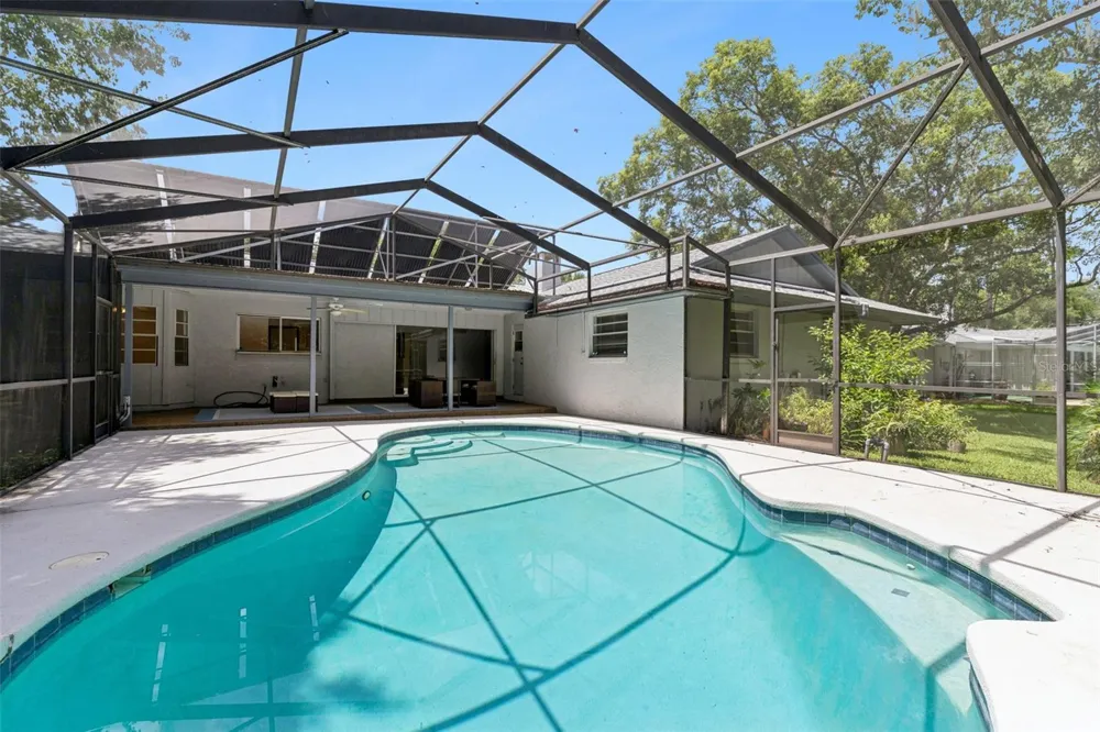 211 HICKORY DRIVE Longwood, FL 32779