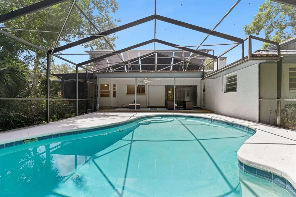 211 HICKORY DRIVE Longwood, FL 32779