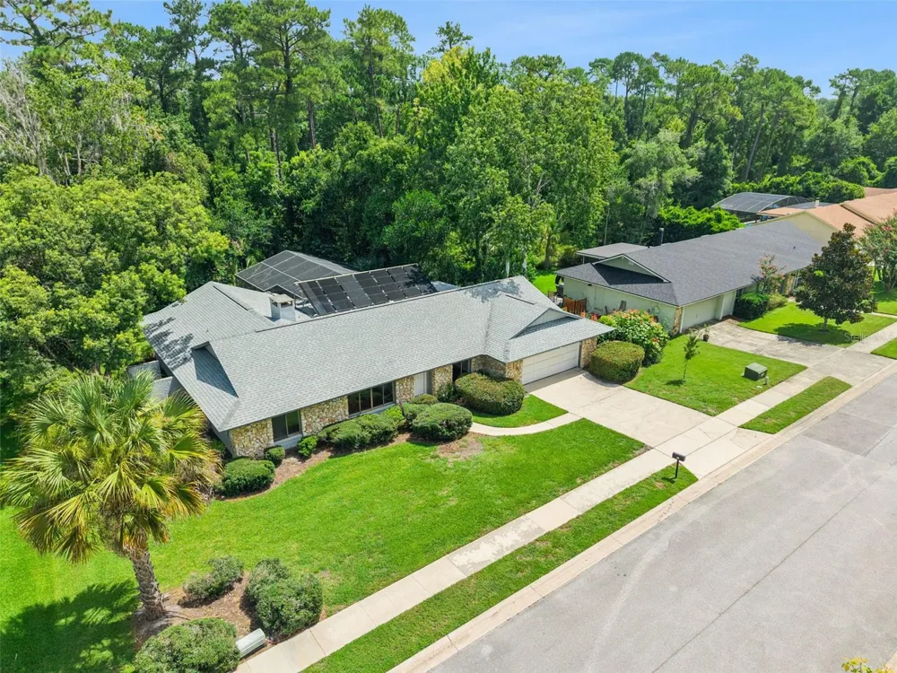 211 HICKORY DRIVE Longwood, FL 32779
