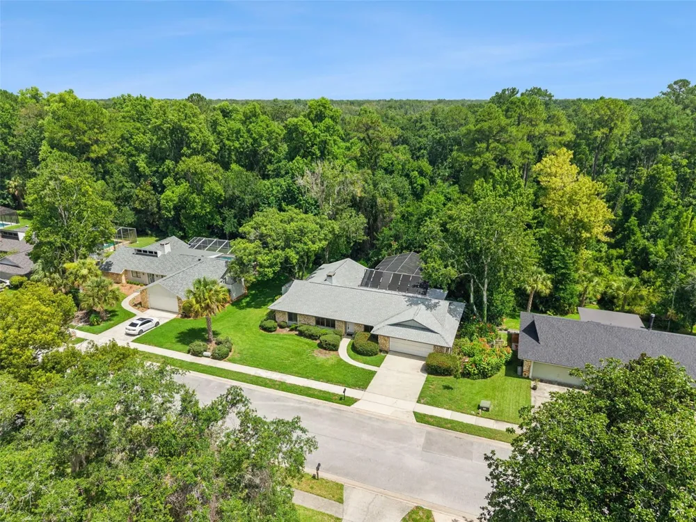 211 HICKORY DRIVE Longwood, FL 32779
