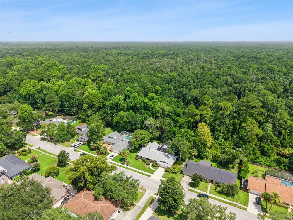 211 HICKORY DRIVE Longwood, FL 32779