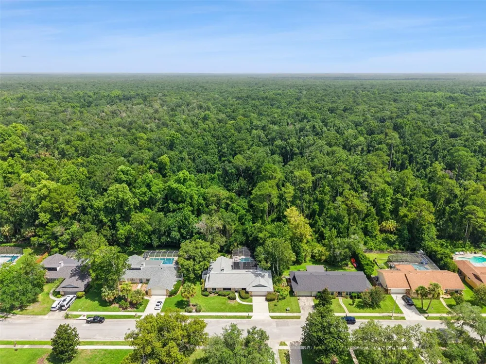 211 HICKORY DRIVE Longwood, FL 32779