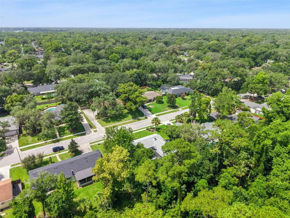 211 HICKORY DRIVE Longwood, FL 32779