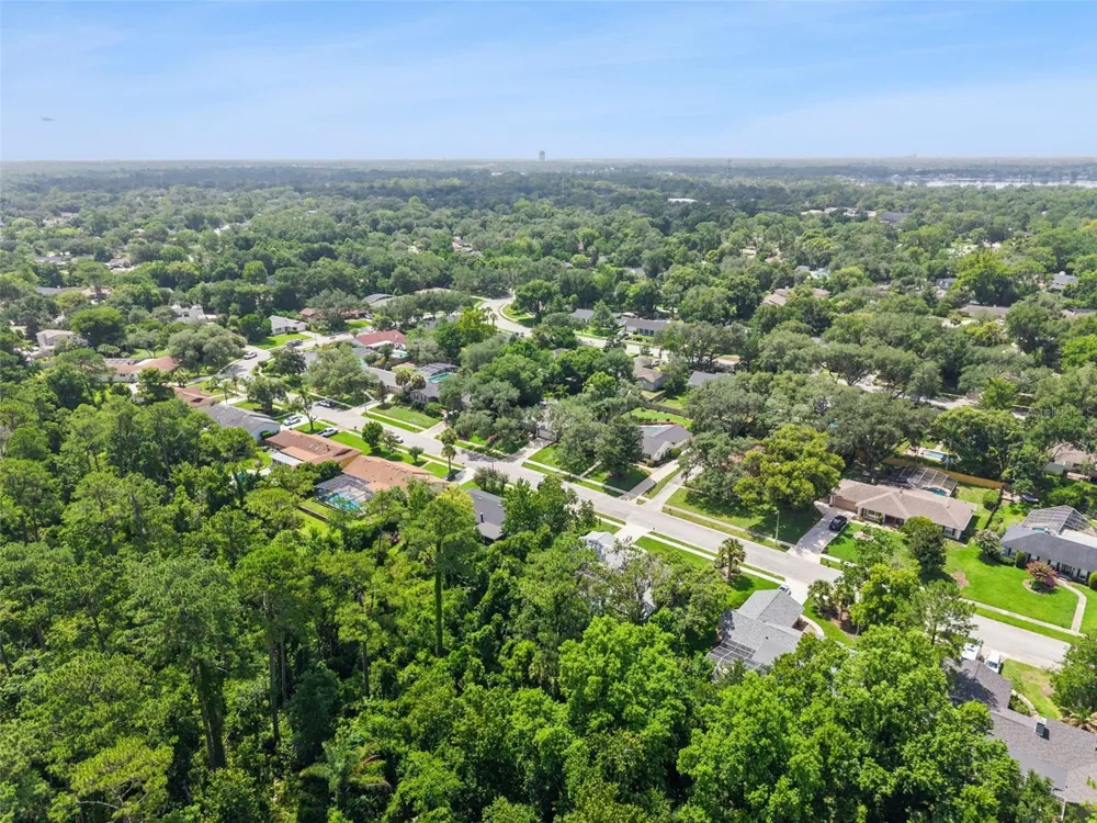 211 HICKORY DRIVE Longwood, FL 32779