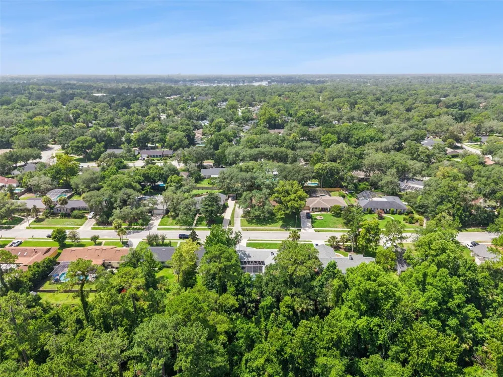 211 HICKORY DRIVE Longwood, FL 32779