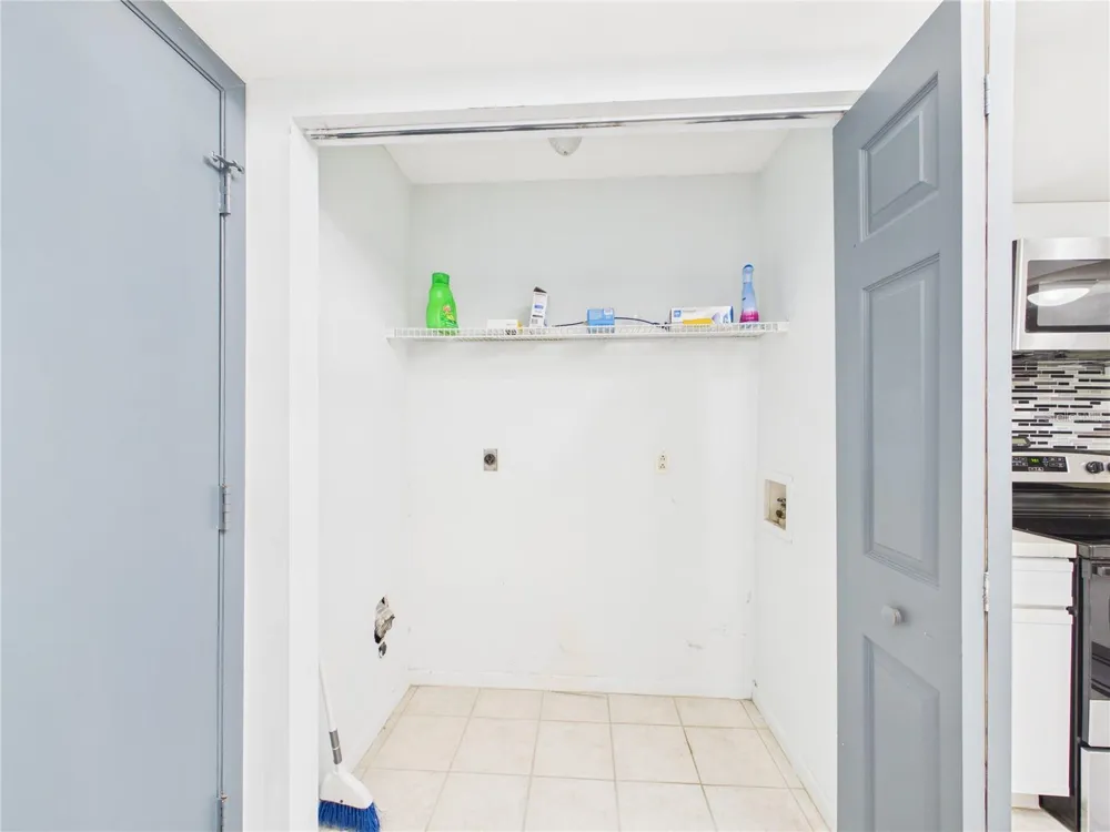 11239 CEDAR HOLLOW LANE Tampa, FL 33618
