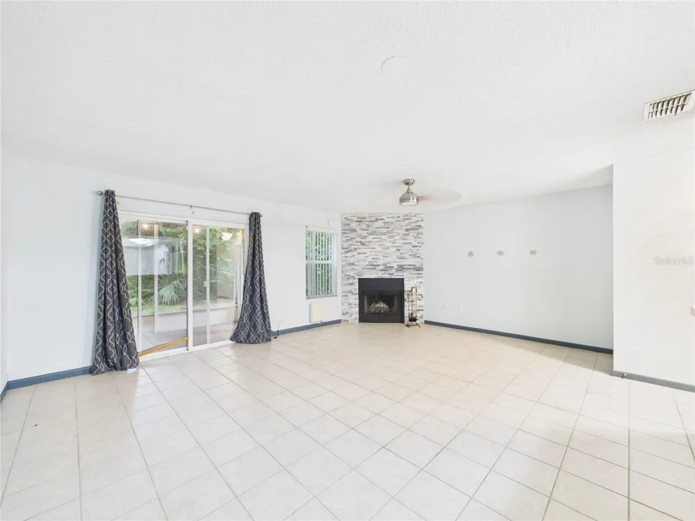 11239 CEDAR HOLLOW LANE Tampa, FL 33618