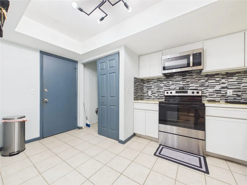 11239 CEDAR HOLLOW LANE Tampa, FL 33618