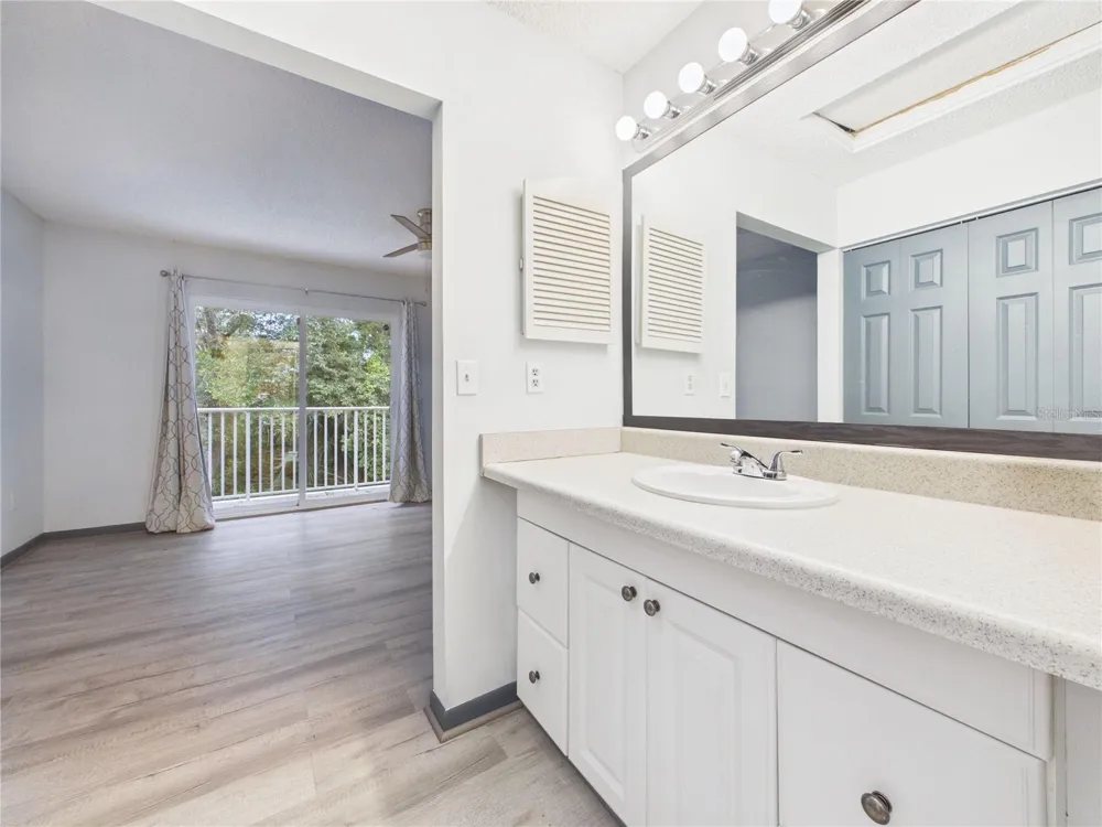 11239 CEDAR HOLLOW LANE Tampa, FL 33618