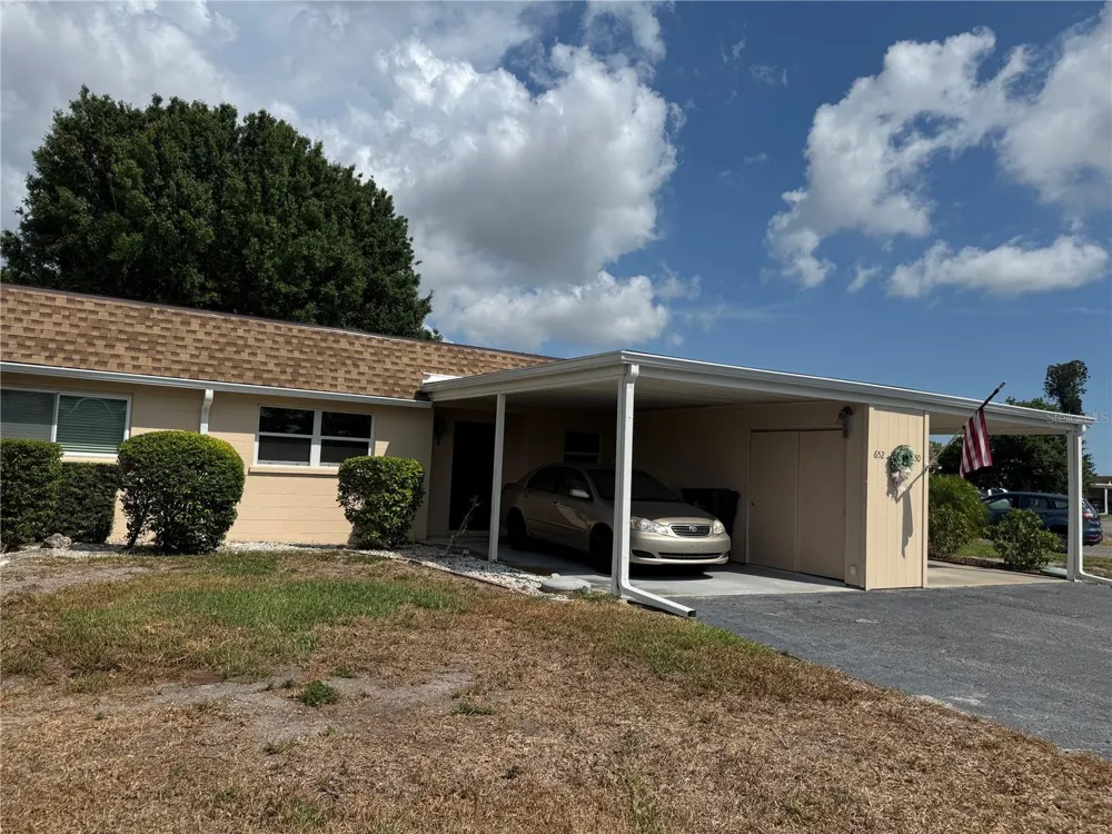 652 PARK CIRCLE Bradenton, FL 34207