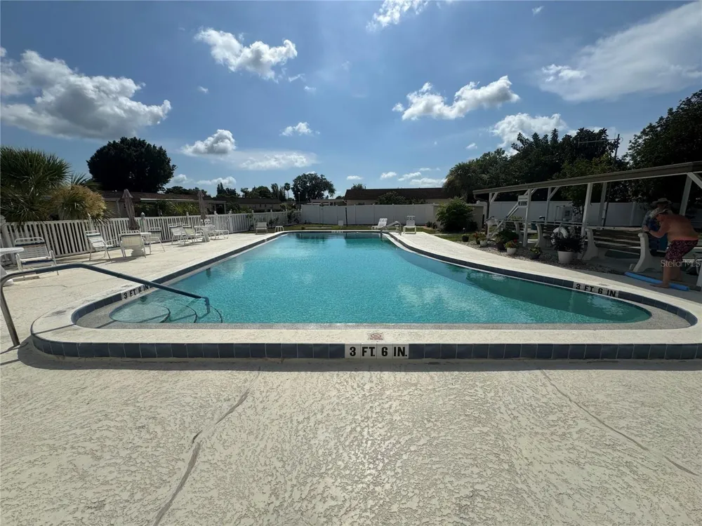 652 PARK CIRCLE Bradenton, FL 34207