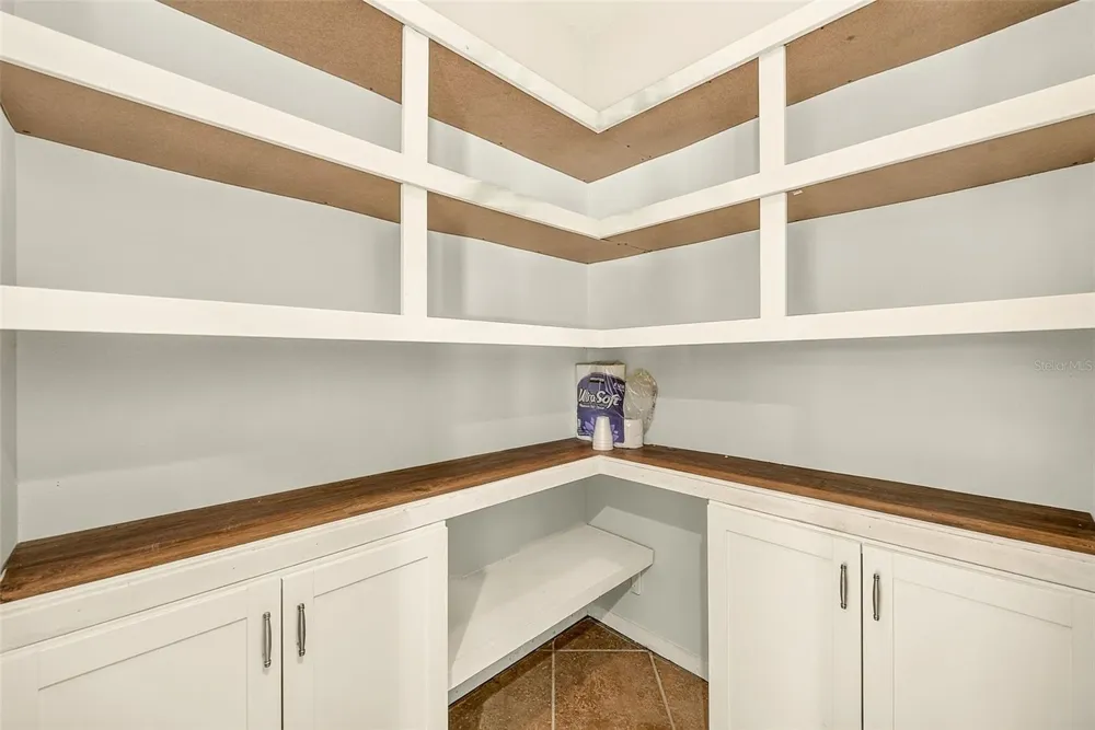 2917 WINGLEWOOD CIRCLE Lutz, FL 33558