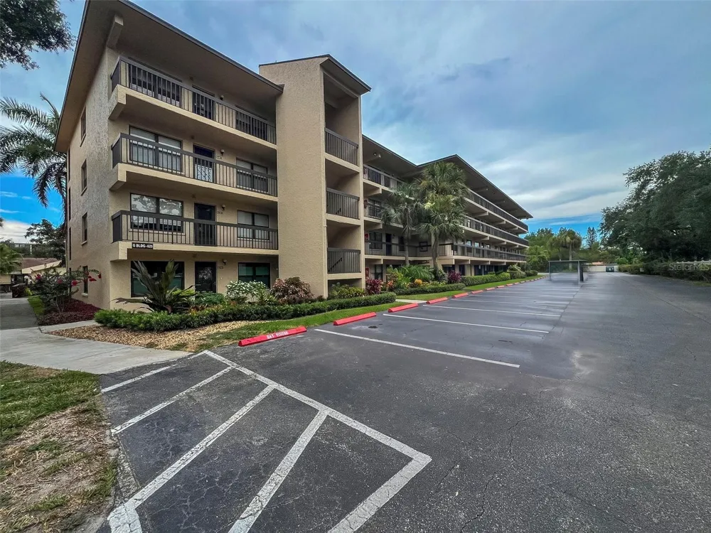 625 30TH AVENUE W #G402 Bradenton, FL 34205