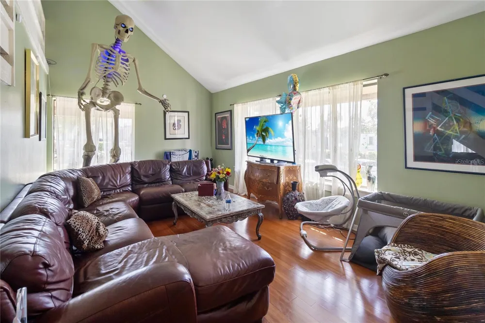 440 ORIENTA POINT STREET Altamonte Springs, FL 32701