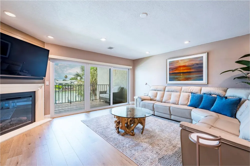218 SKIFF POINT Clearwater Beach, FL 33767