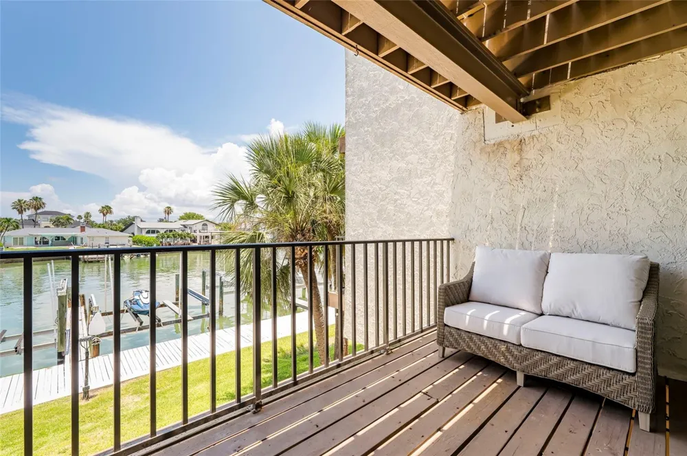 218 SKIFF POINT Clearwater Beach, FL 33767