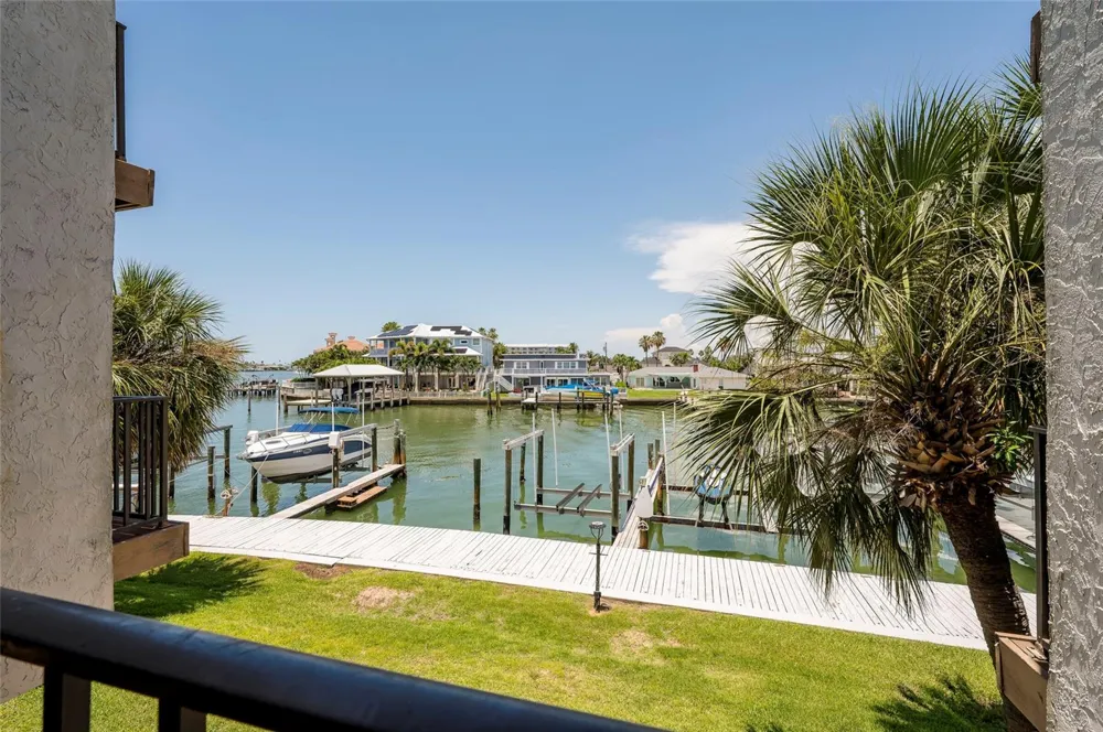 218 SKIFF POINT Clearwater Beach, FL 33767