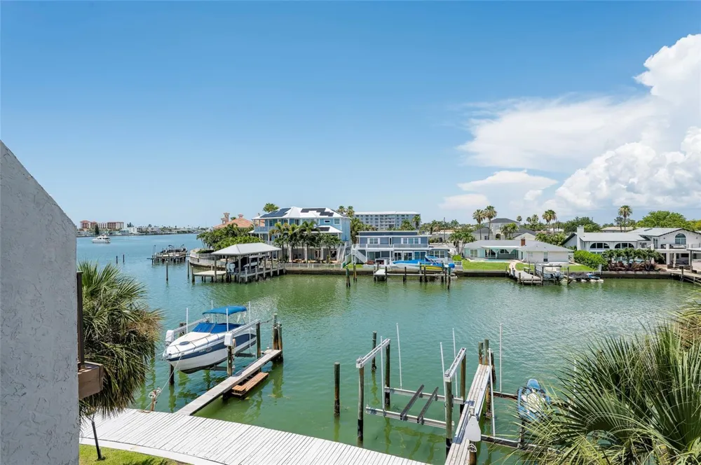 218 SKIFF POINT Clearwater Beach, FL 33767