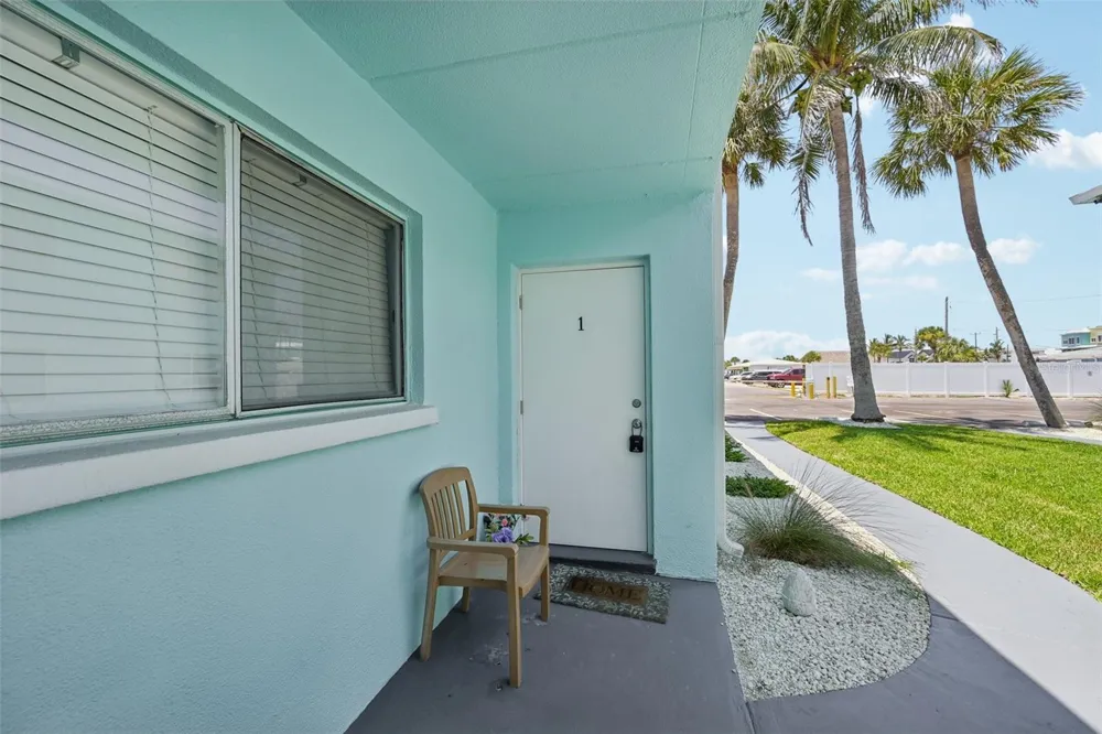 117 7TH STREET #1 Bradenton Beach, FL 34217