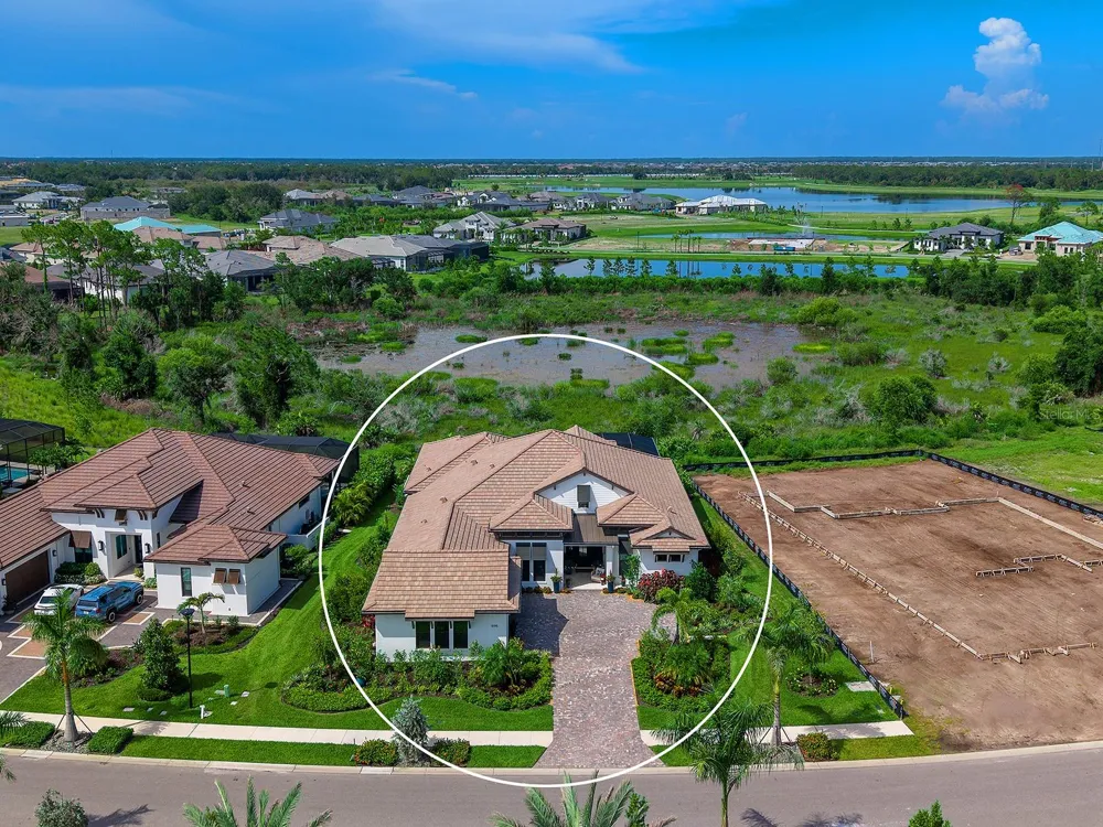1095 BLUE SHELL LOOP Sarasota, FL 34240