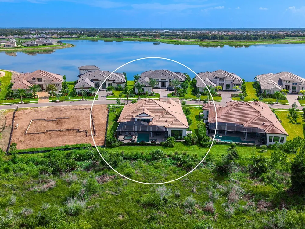 1095 BLUE SHELL LOOP Sarasota, FL 34240