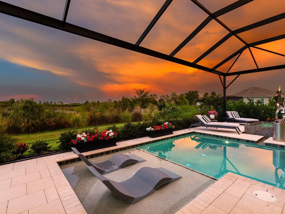 1095 BLUE SHELL LOOP Sarasota, FL 34240