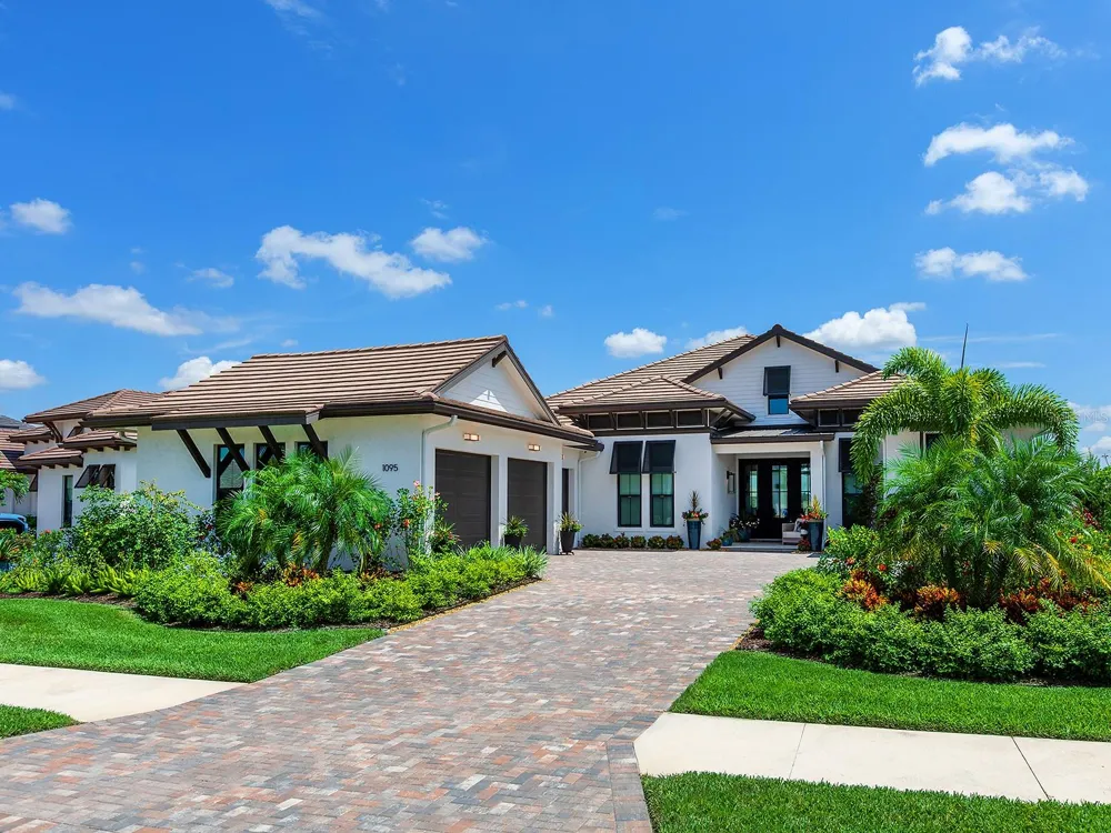 1095 BLUE SHELL LOOP Sarasota, FL 34240