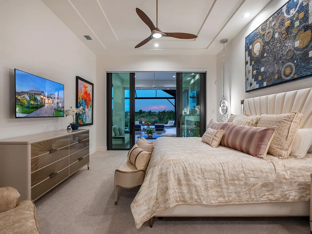 1095 BLUE SHELL LOOP Sarasota, FL 34240