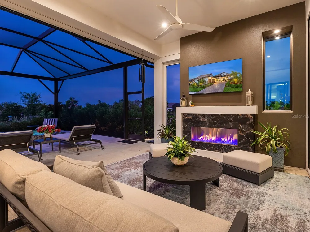 1095 BLUE SHELL LOOP Sarasota, FL 34240