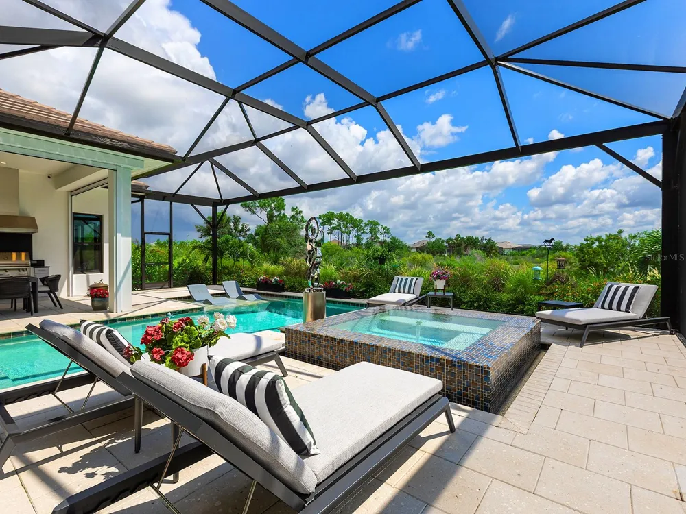 1095 BLUE SHELL LOOP Sarasota, FL 34240