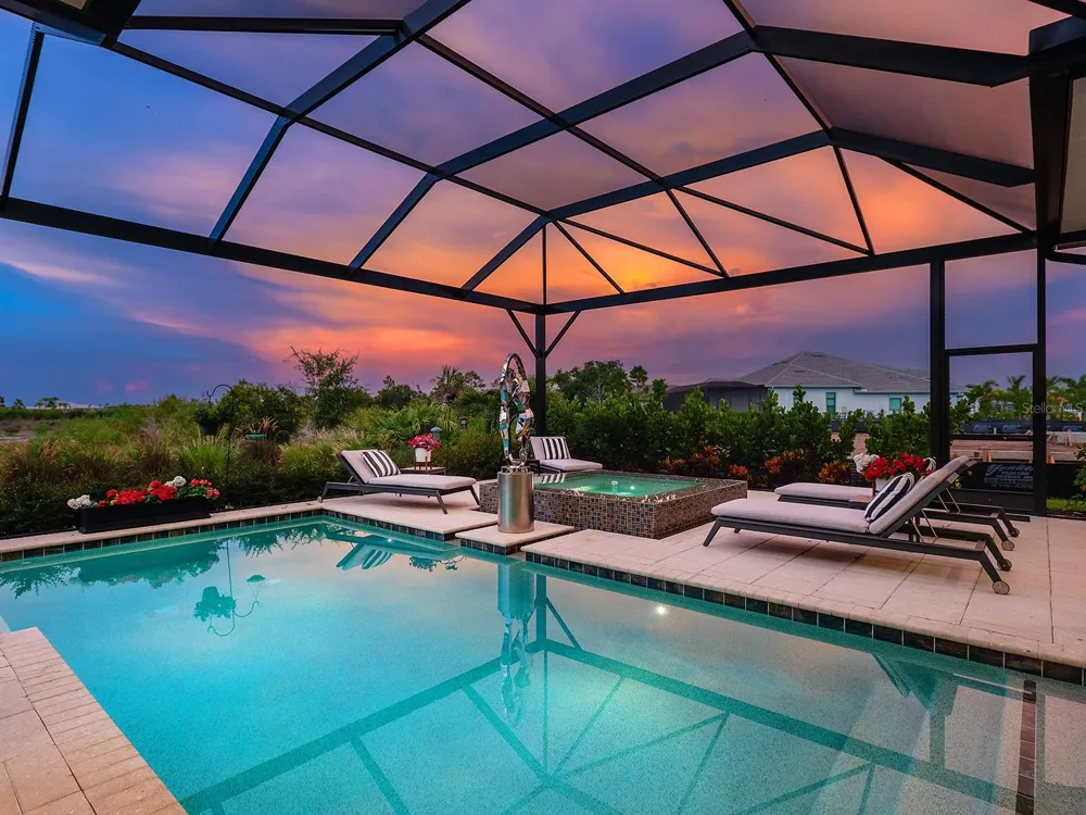 1095 BLUE SHELL LOOP Sarasota, FL 34240