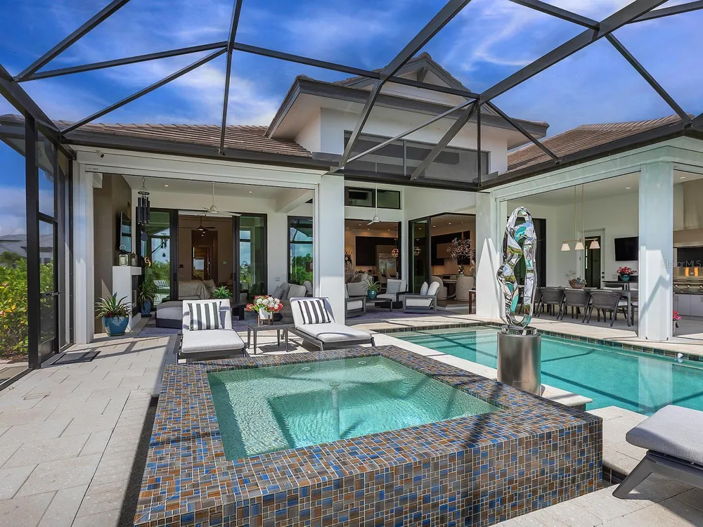 1095 BLUE SHELL LOOP Sarasota, FL 34240